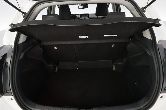 Toyota Yaris 8 of 28