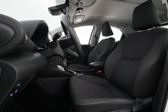 Toyota Yaris 10 of 28