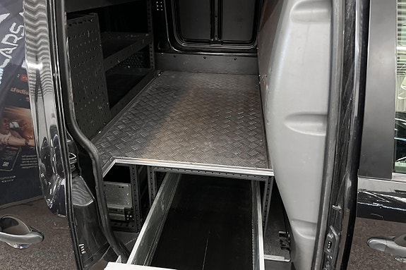 Volkswagen Caddy 4 of 5