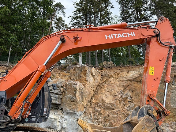 Hitachi ZX 350LC-7 11 of 21
