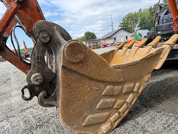 Hitachi ZX 350LC-7 14 of 21