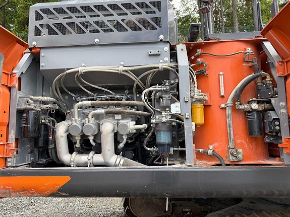 Hitachi ZX 350LC-7 16 of 21