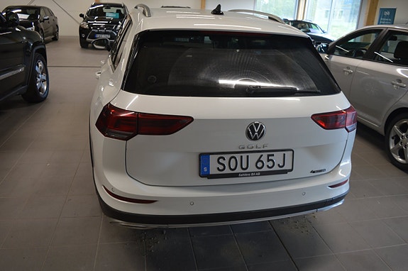 Volkswagen Golf Alltrack 5 of 5
