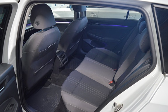 Volkswagen Golf Alltrack 14 of 15