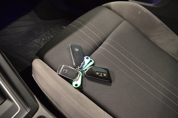 Volkswagen Golf Alltrack 12 of 15