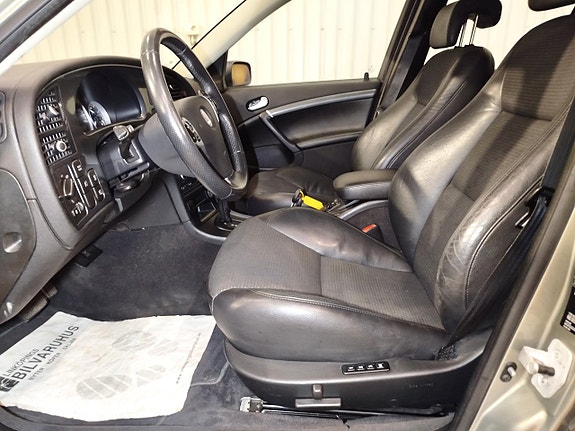 Saab 9-5 13 of 27