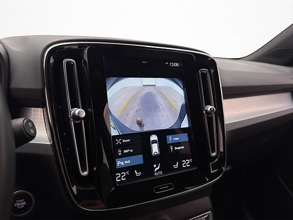 Volvo XC40 19 of 30