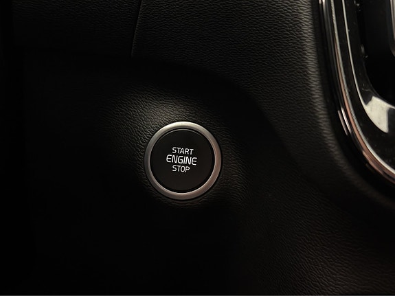 Volvo XC40 17 of 30