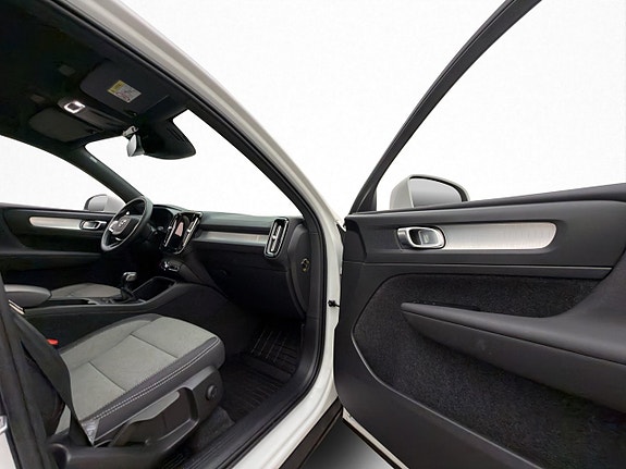 Volvo XC40 28 of 30