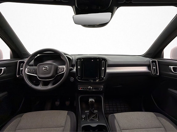 Volvo XC40 26 of 30