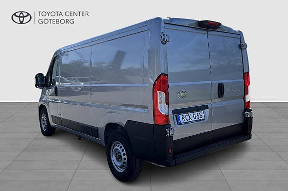 Toyota ProAce Max 2 of 5