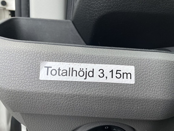 Volkswagen Crafter 25 of 30