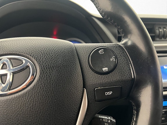 Toyota Auris 17 of 27