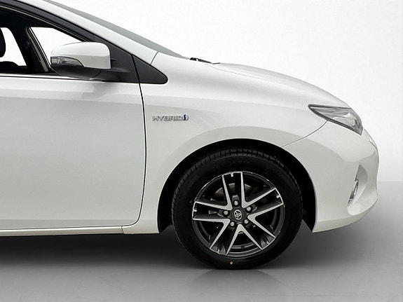 Toyota Auris 27 of 27