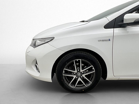 Toyota Auris 24 of 27