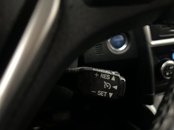 Toyota Auris 23 of 27