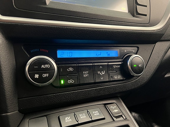 Toyota Auris 21 of 27