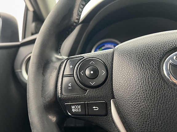 Toyota Auris 15 of 27