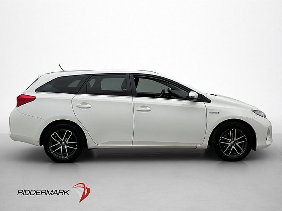 Toyota Auris 6 of 27