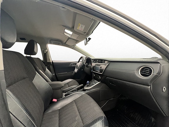 Toyota Auris 9 of 27