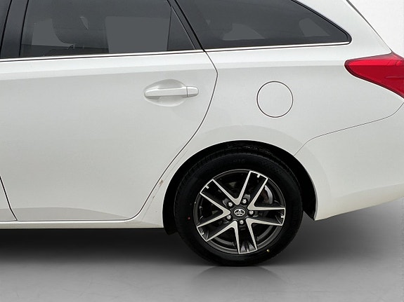 Toyota Auris 25 of 27
