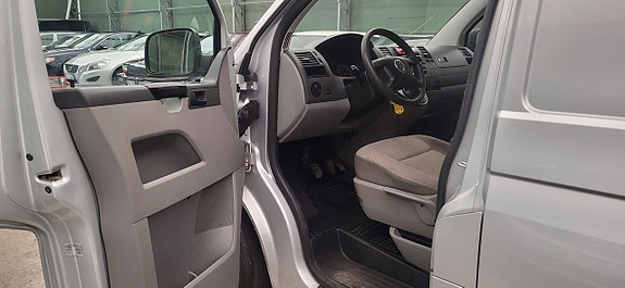 Volkswagen Transporter 9 of 14