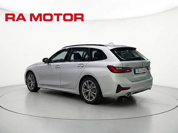 BMW 330e 3 of 27