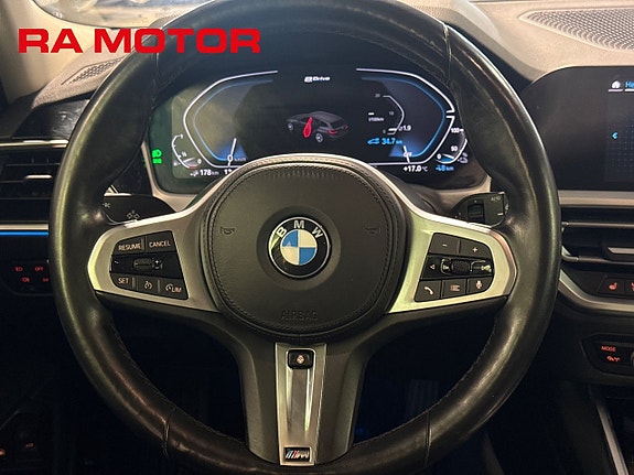BMW 330e 12 of 27