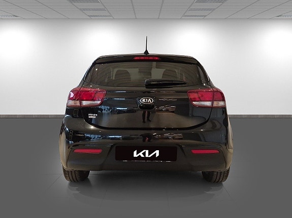 Kia Rio 5 of 5