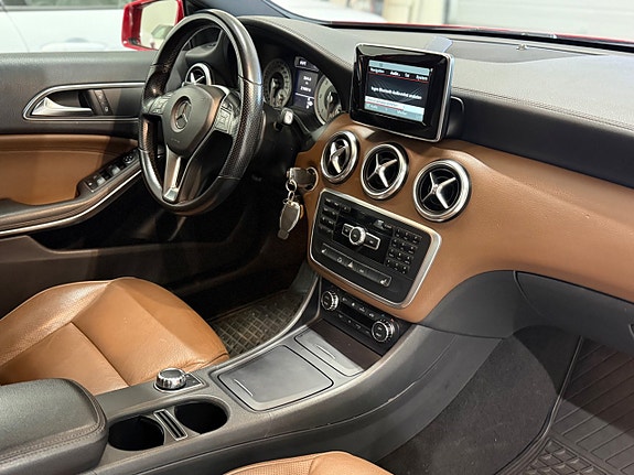 Mercedes-Benz A180 10 of 18