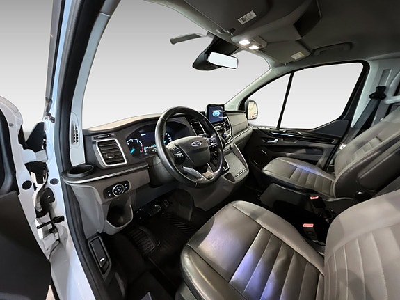 Ford Custom Tourneo 10 of 16