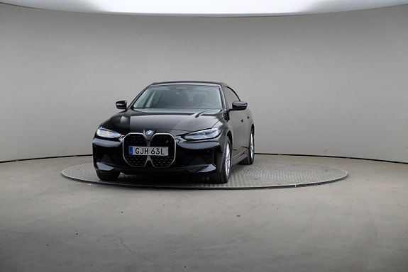 BMW i4 3 of 5