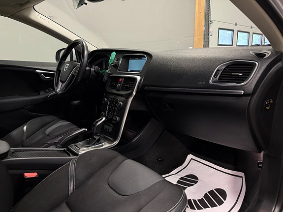 Volvo V40 13 of 18