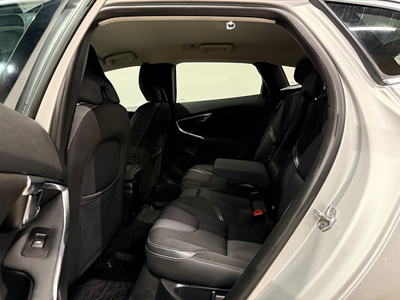 Volvo V40 15 of 18