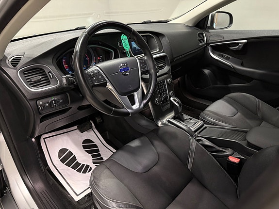 Volvo V40 9 of 18