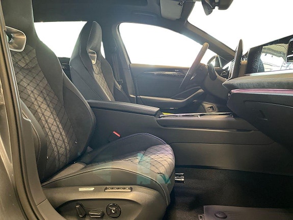Volkswagen Passat 7 of 13