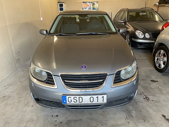 Saab 9-5 2 of 5