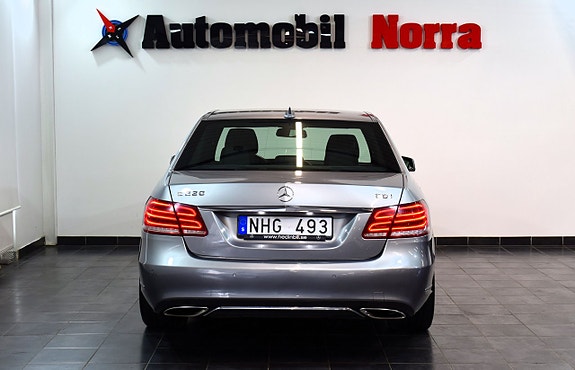 Mercedes-Benz E220 5 of 5