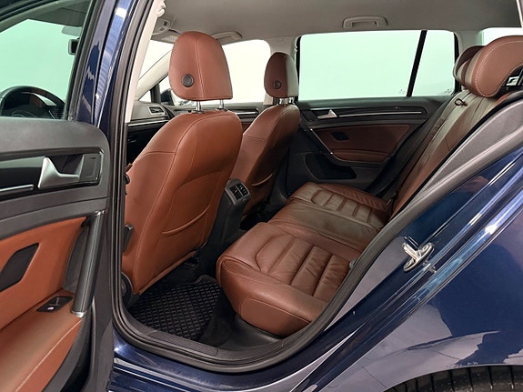 Volkswagen Golf VII 11 of 26