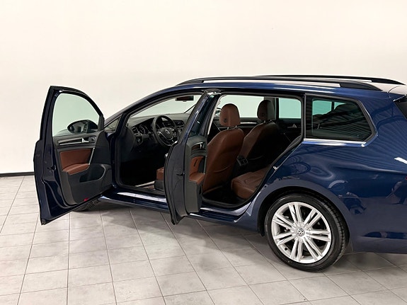 Volkswagen Golf VII 10 of 26