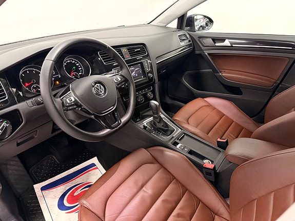 Volkswagen Golf VII 8 of 26