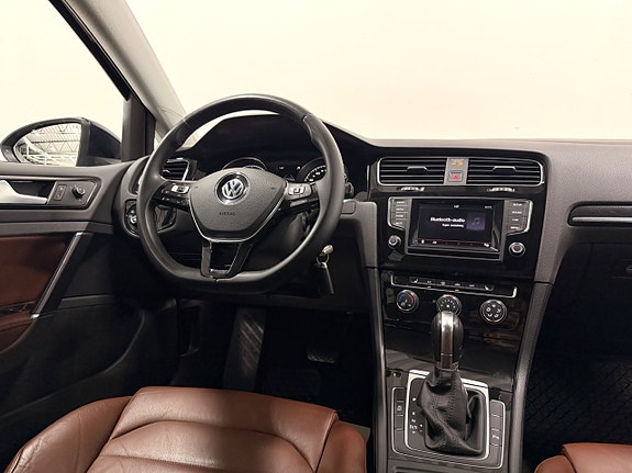 Volkswagen Golf VII 24 of 26