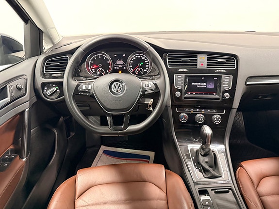 Volkswagen Golf VII 13 of 26
