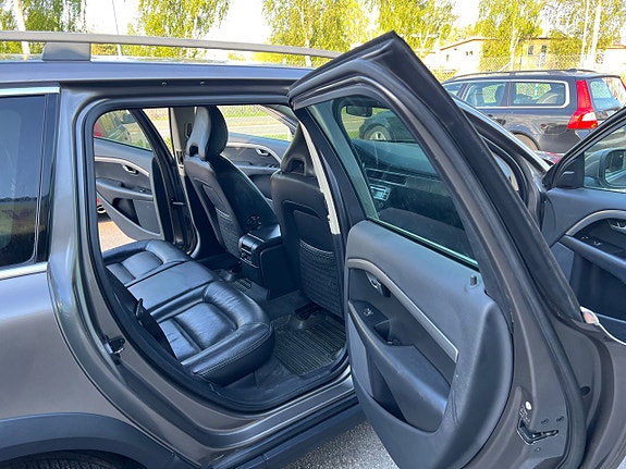 Volvo XC70 16 of 30