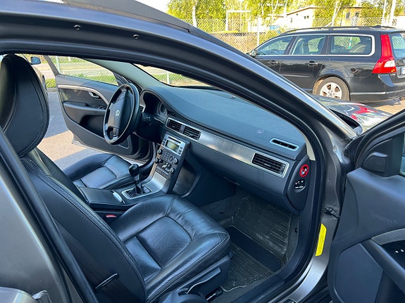 Volvo XC70 23 of 30