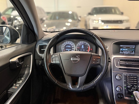 Volvo V60 11 of 19