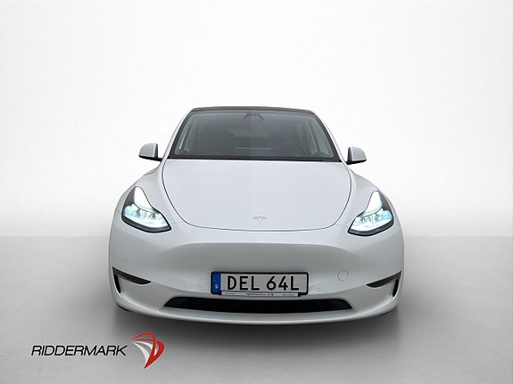 Tesla Model Y 3 of 5