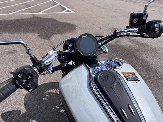 Indian Scout Classic Ltd+Tech Ghost White Metallic 7 of 7