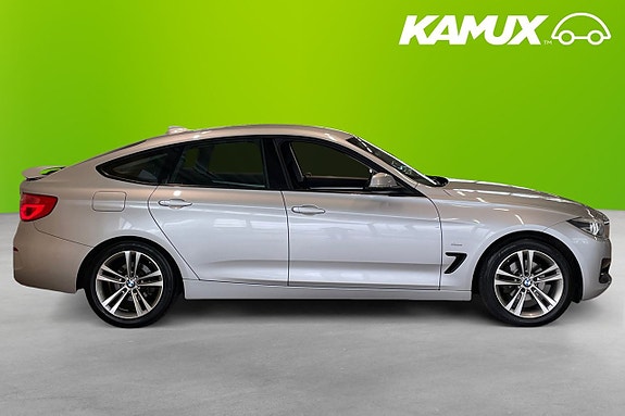 BMW 320 2 of 5