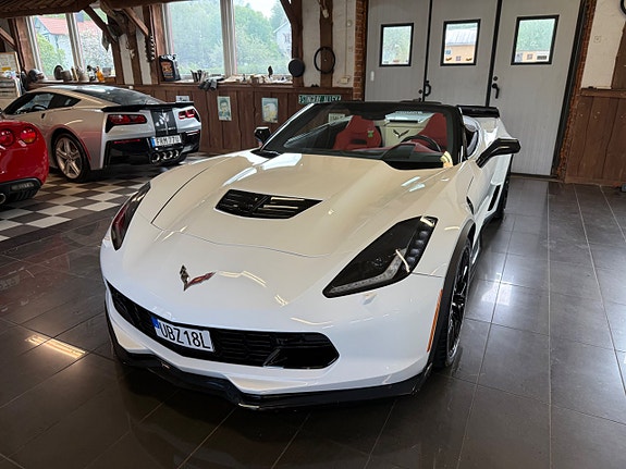 Chevrolet Corvette 4 of 5